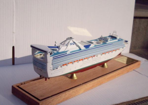 OEM ODM Princess Cruise Ship Models With Injection Mold Making Anchor Material