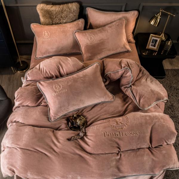 Home Grade Grade A Customized Solid Milk Velvet Embroidery Bonded Four Piece Set