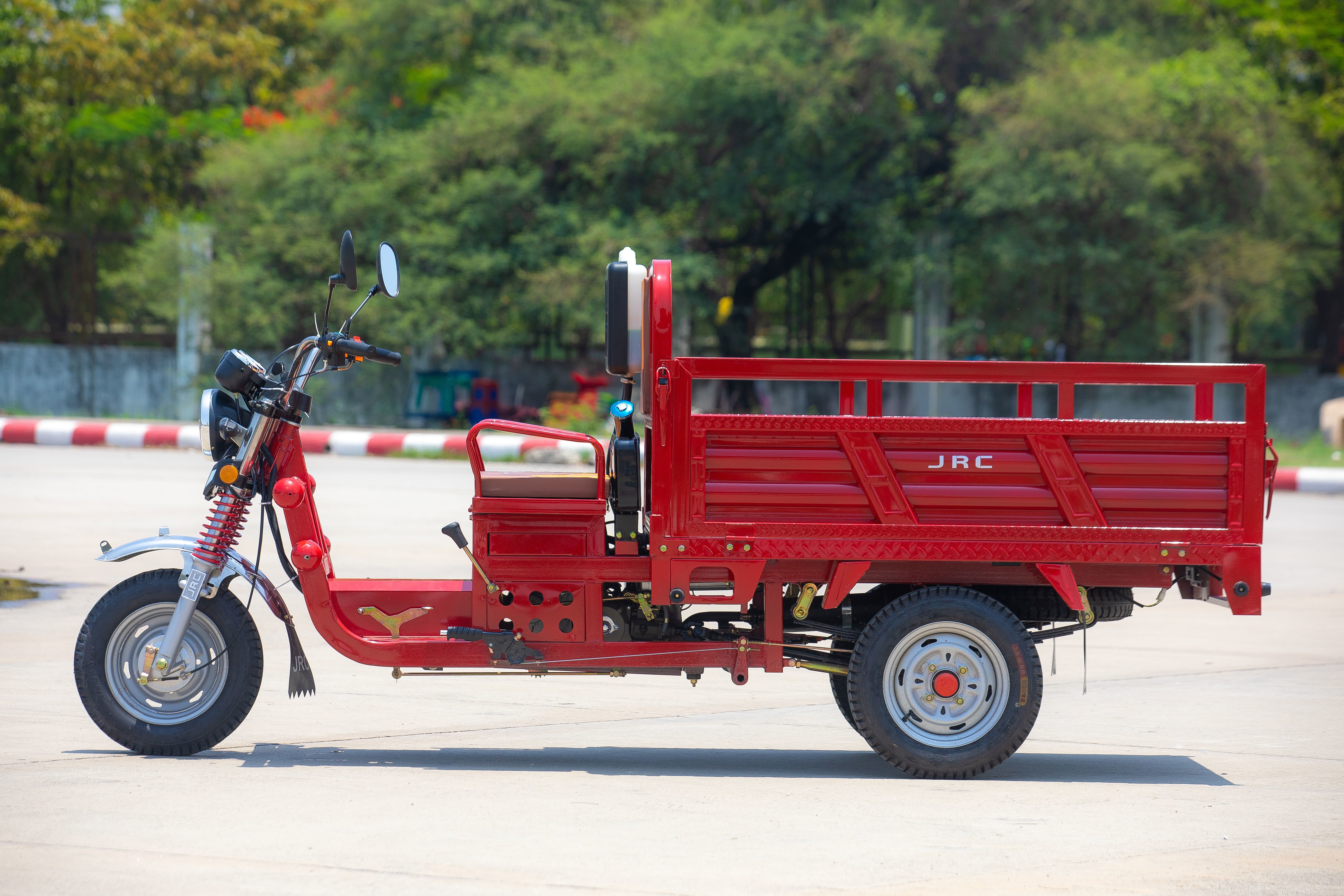 JRC-130 Cargo Tricycle with 300 kg Maximum Rated Load, 50 km/h Speed, and Reinforced Steel Cargo Bed