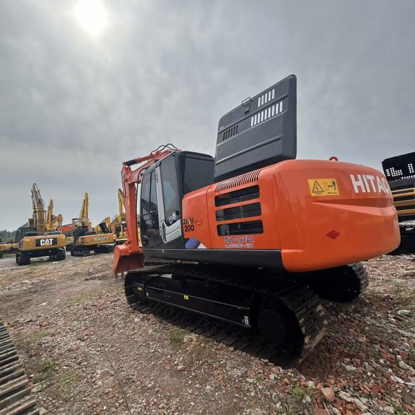 Hot Selling 2024 Hitachi ZX200 Used Excavator Original Paint Good Condition Used Excavator for Sale