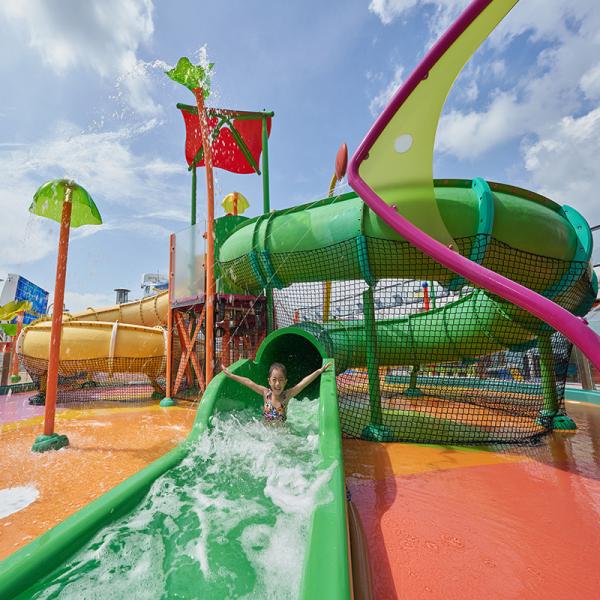 Large Hot Selling High Quality rainbow Slide Customized Open air Amusement Equipment Outdoor Water Playground Water Park