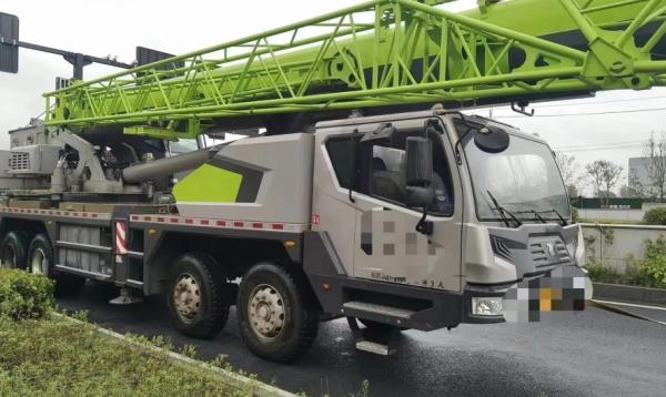 ZOOMLION Used Boom Trucks ZTC1100V7531 Powerful With 110 Tons Capacity