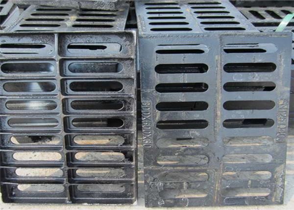 OEM Walkway Rain Water Drain Grates Anti Pressure Rustproof Black Color