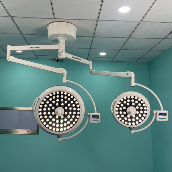 Lámpara de luz quirúrgica sin sombras con tapa de manija desmontable esterilizada