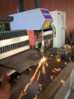Coupe au laser de feuille perforée en aluminium sur mesure avec des méthodes et des échantillons d'emballage de palettes en fer