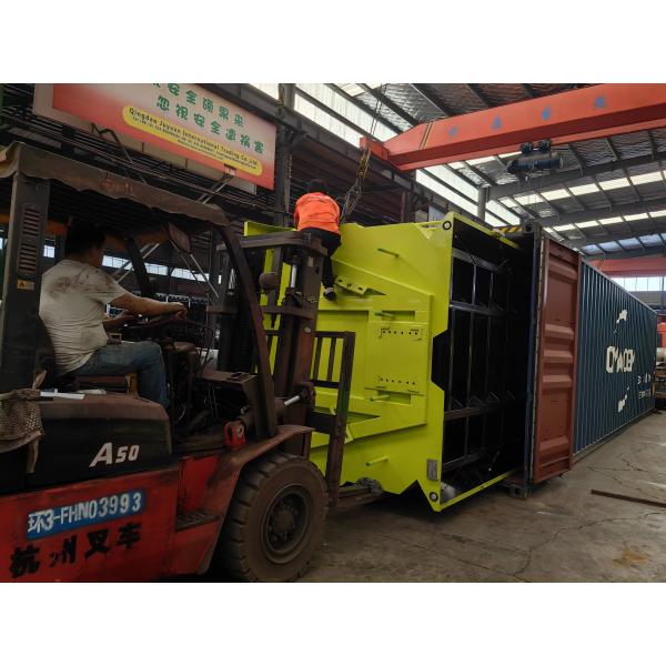 Semi-remorque de transport de marchandises à grande capacité de charge utile avec paroi latérale détachable au Kazakhstan