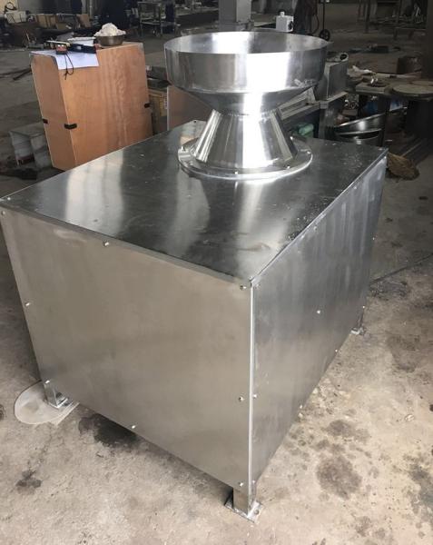Electric Coconut Grater / Coconut Powder Grinder For Industrial Production 200-500 Kg/H