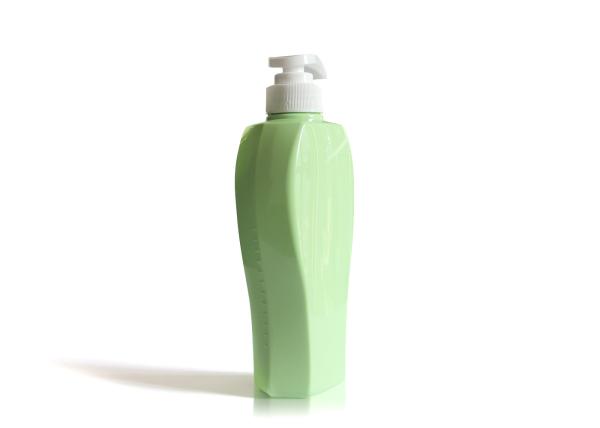 Green Plastic Lotion Pump Bottles , Eco 500ml Plastic Bottle With Pump Dispenser