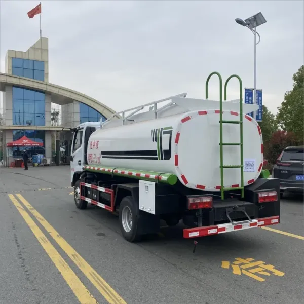 Dongfeng 6000 Liters Fuel Tanker Truck for Efficient Transport