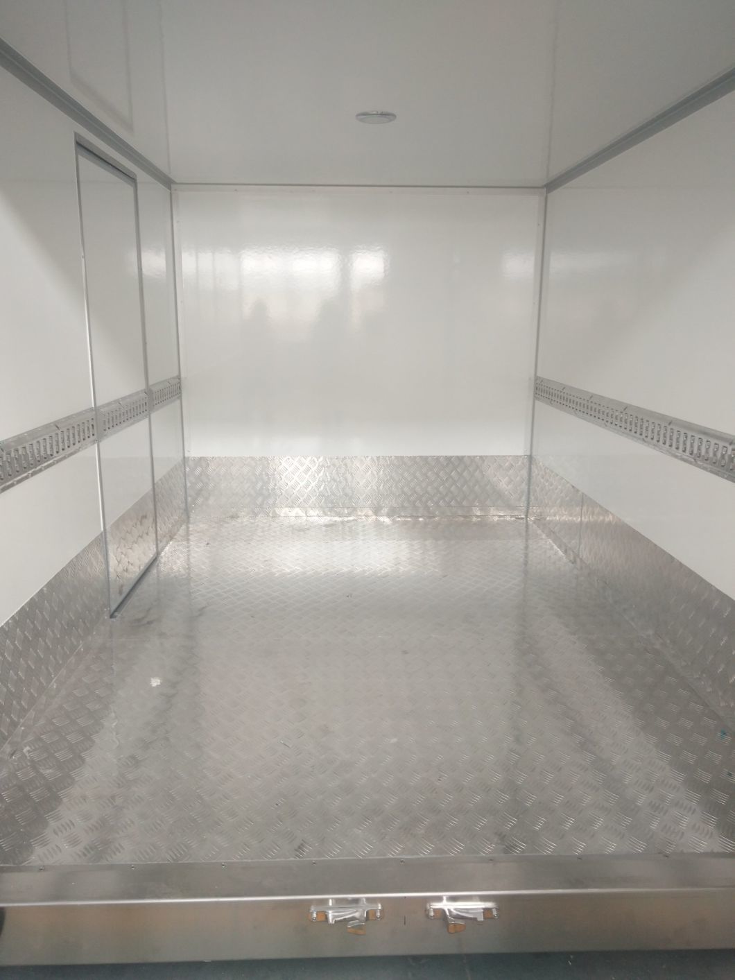 Customizable Truck Freezer Body Refrigerated Reefer Van Body For Frozen Transport
