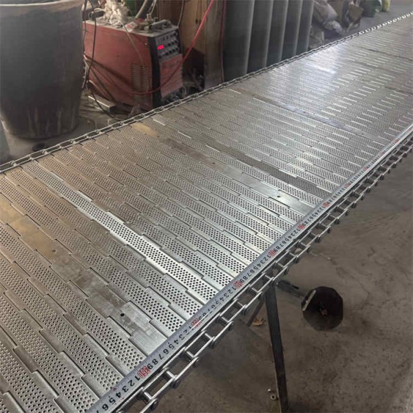 Stainless Steel Wire Mesh Conveyor Belt with perforated metal chain plate design and side chains secured by welded rings