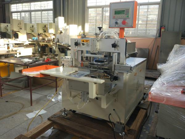 Máquina de embalaje de papel de servilletas semiautomática de buen precio para plantas manufactureras