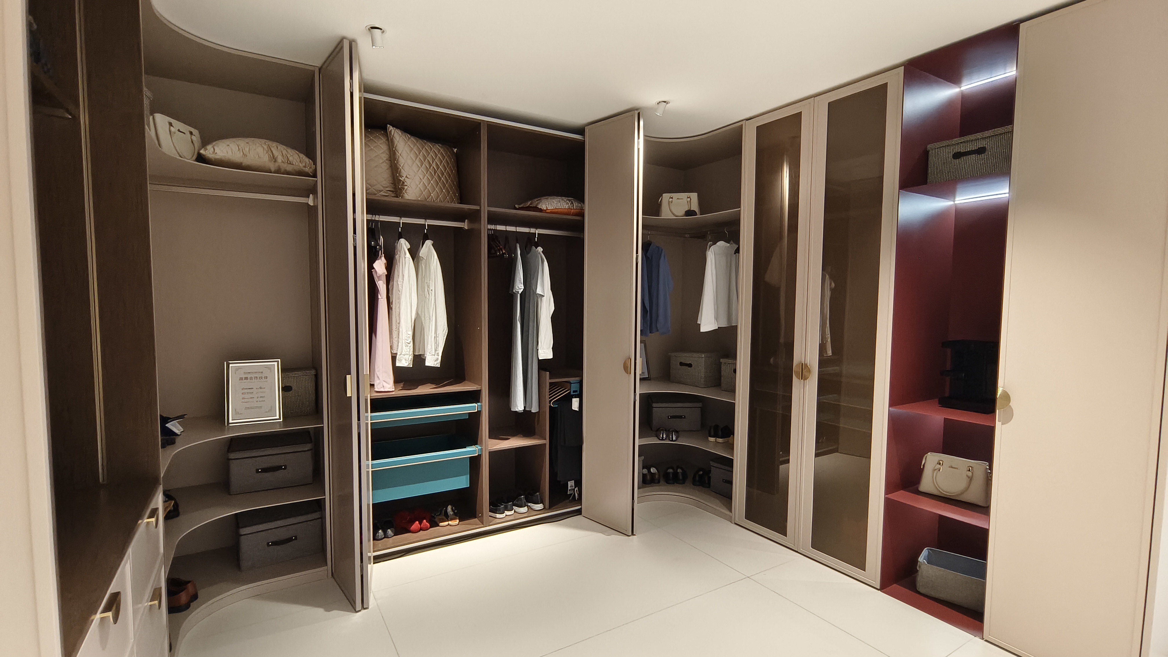 Flexible Interior Layout Stainless Steel Wardrobe Moisture Proof Insect Proof