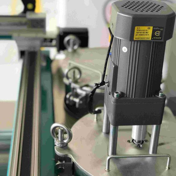 Distributeurs automatiques de colle en silicone noir Systèmes de distribution robotique à 3 axes pour lampe de fond