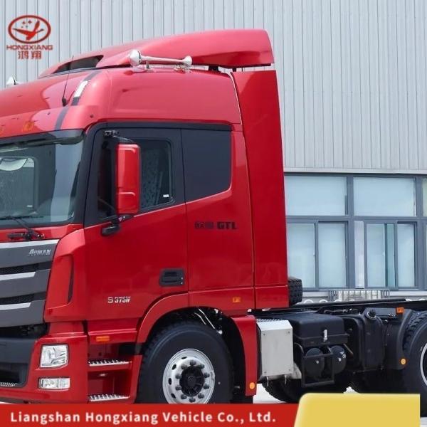 Heavy Truck 700 HP 4X2 Tractor Truck Tractor Trailer Truck for Segement Seats≤5
