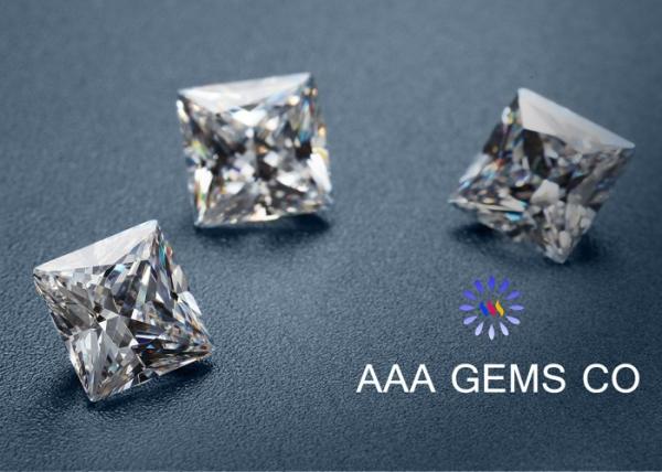 VVS1 Pendant White Square Moissanite RI 2.65 - 2.69 High Hardness