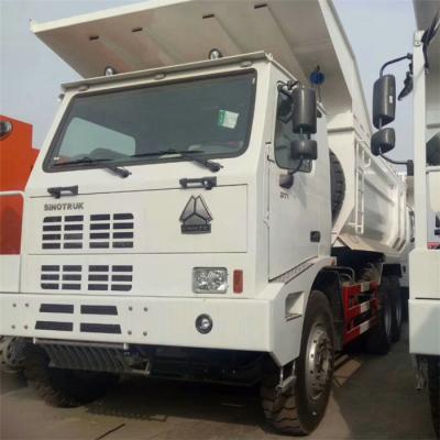 Mão esquerda que conduz o caminhão basculante da mineração de HOWO com a caixa de engrenagens ZZ5707V3840CJ da direção ZF8098