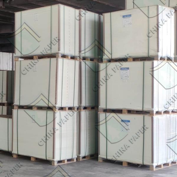 Fornecimento de fábrica Papel revestido leve de alta qualidade / LWC com alto brilho de impressão