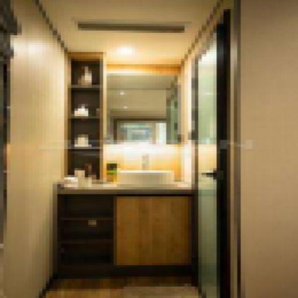 Casa de contêineres de escritório de pequeno porte com características de construção portátil e rápida