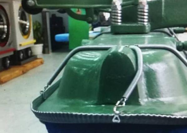 Presse à mouler de service de vêtement, 42 presse commerciale de vapeur utilisée par tête en aluminium