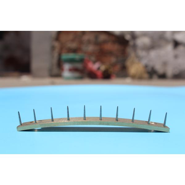 Подгонянная машина ткани разделяет плиту Pin с дизайном толстой иглы плиты меди радиана особенным