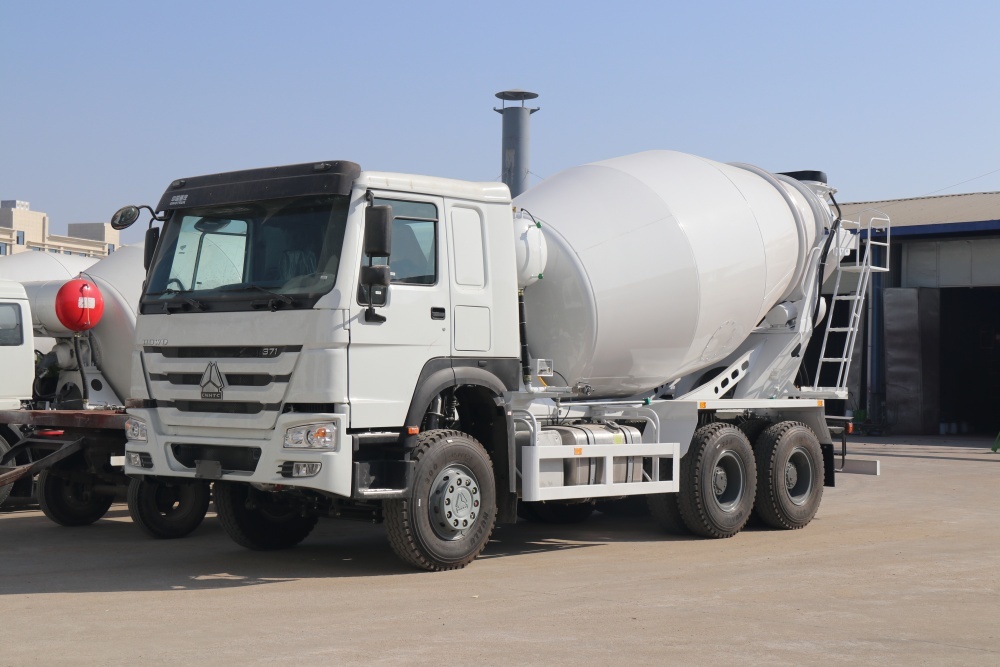 China Hino Sinotruck HOWO Cement Concrete Mixer Truck Machine Price HOWO Concrete Mix Truck 6X4 New for Sale
