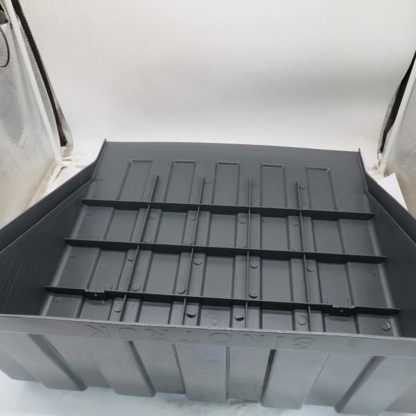 Sinotruk HOWO Cab Spare Parts Battery Cover AZ9100760102/Cell Cover/Battery Cap