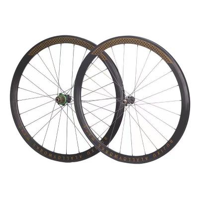 Ultralight 690 Ring Road Bicycle Wheelset Customizable With Colorful Hub