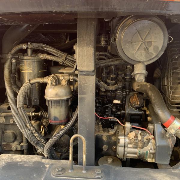 Mini-excavatrice de 5 tonnes utilisée Hitachi ZAXIS UR 50 avec moteur ISUZU et peu de temps de travail