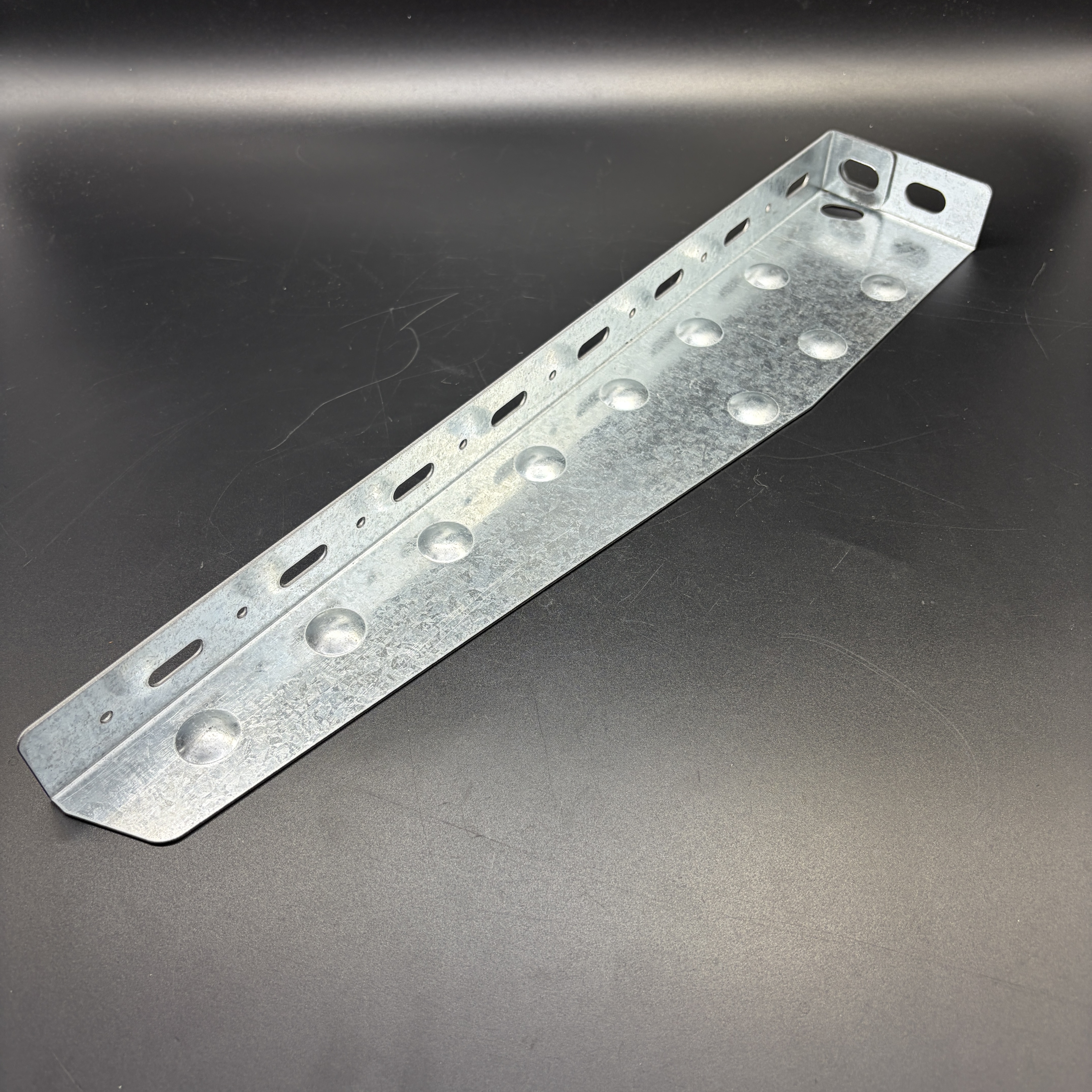 Wire Mesh Cable Tray Zinc Plated Cantilever Arm Brackets