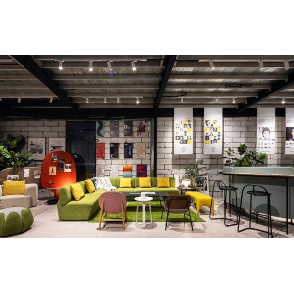 Solid Ash Wood Bar Stool And Table Commercial Bar Stool Black Open Finish For Hotel