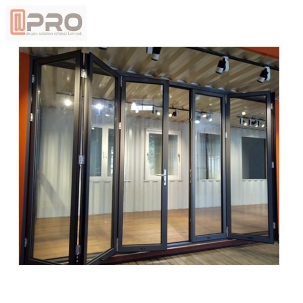 O pó revestiu as portas de dobramento de alumínio para construções comerciais personalizou a dobradura automática da segurança da porta de dobradura do tamanho para fazer