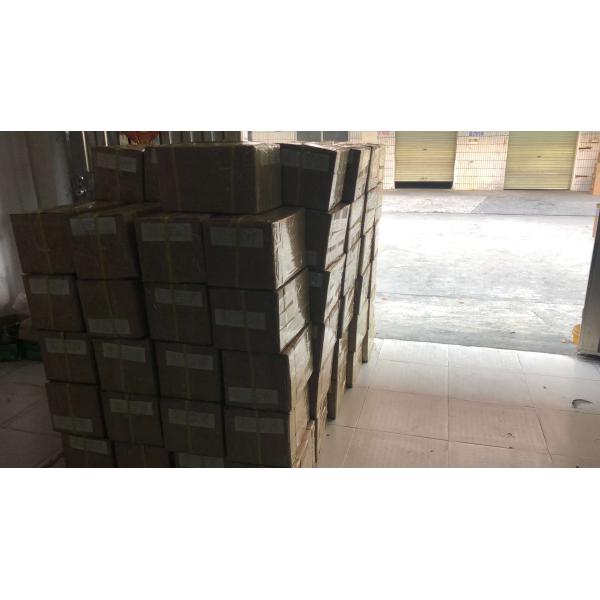 Casquillo irregular cuadrado del perfume de la aleación del cinc del vintage para el cuello de la botella de perfume EFA15