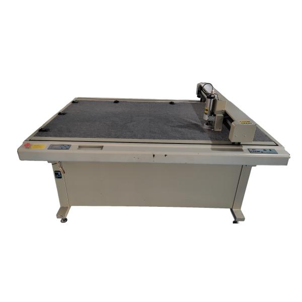 1500x900mm Flatbed Cutter with Pneumatic Fixation and Integrated Floating Pressure Foot for Garment PVC Acrylic Cutting