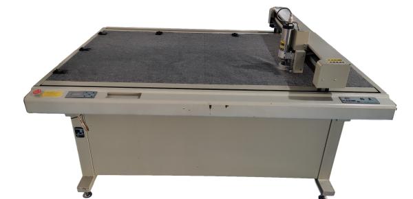 Applicable to Furniture Industry Used Garment Cutter CAD with 1500*900mm Cutting Scope