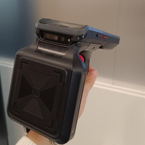 Portatif Warehouse RFID Reader 865MHz - 868MHz Android Barcode Scanner -20C To 55C