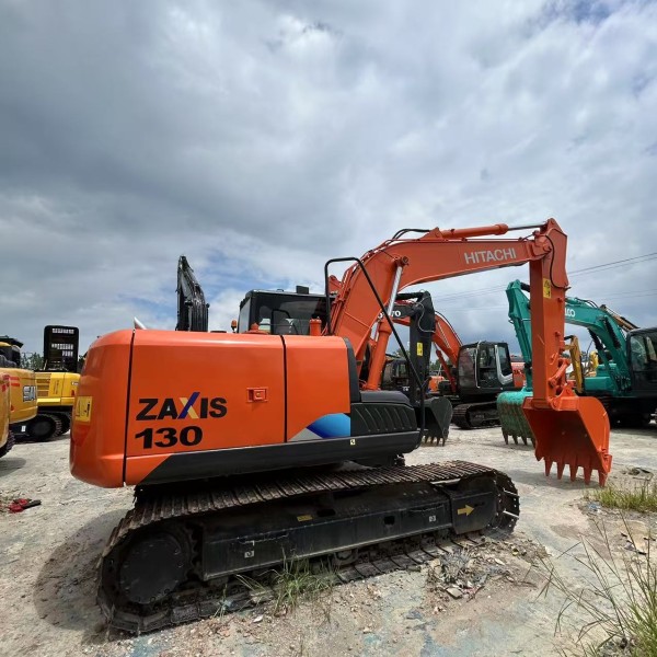 Hitachi ZX130 Heavy Industrial Equipment Used Construction Vehicles Excavator 13 Ton