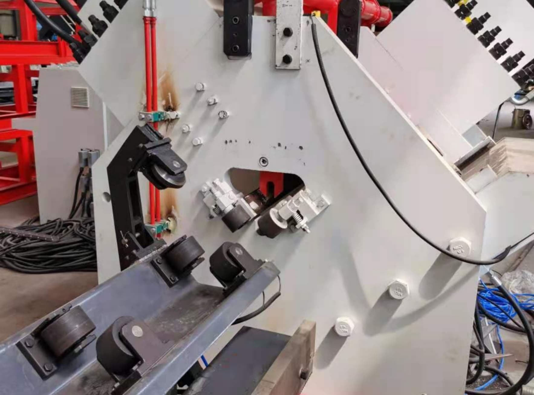 Fully Automated CNC Punching Marking And Shearing Line For Angles Production