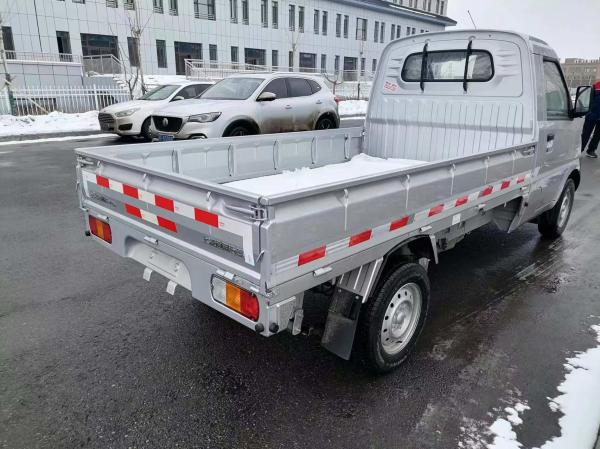 2022 Wuling Rongguang Pequeno Caminhão de Combustível 1.5L Standard Cargo Carrier