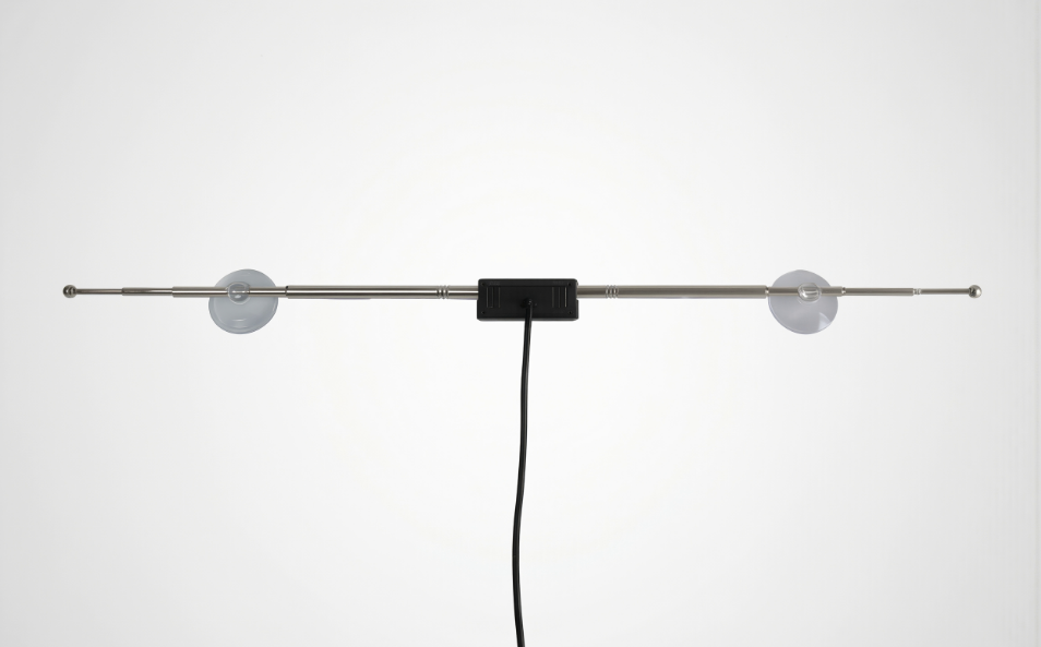 Telescopic 5 - 28dBi Car TV WiFi Antenna Linear Vertical Polarization With Sucking Disc