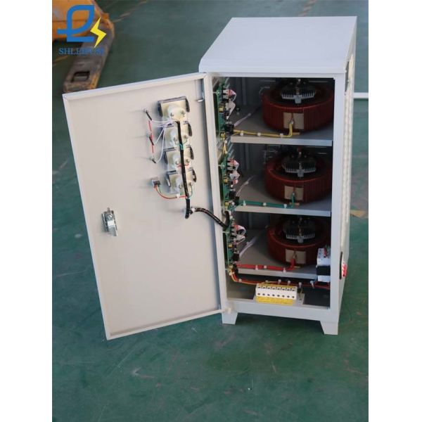 High Precision 50Hz 60Hz AC Voltage Stabilizer 3 Phase 220V 15KW 15KVA