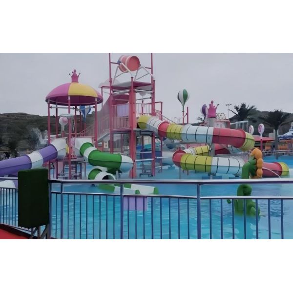 Theme Park Small Water Slide House 500m2