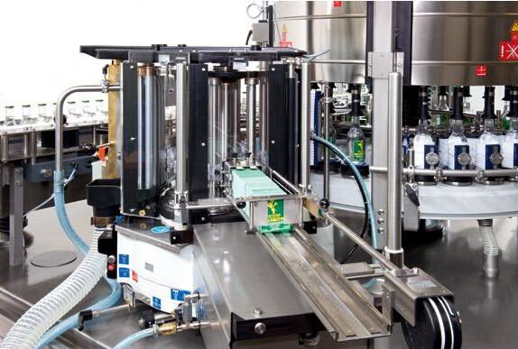 SPC Series Bottle Labeling Equipment Cold Glue For Wine Beer Seasoning