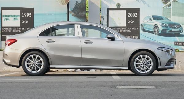 Carros a gasolina 7 Gear DCT Benz Mercedes Benz A 200 L Sport Sedan Donggan Version