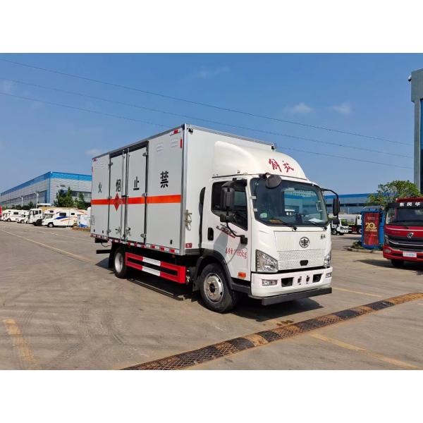 Véhicules antidéflagrants pour liquides inflammables rectangulaires 4 * 2 neufs ou d'occasion du groupe China National Heavy Duty Truck Group à vendre