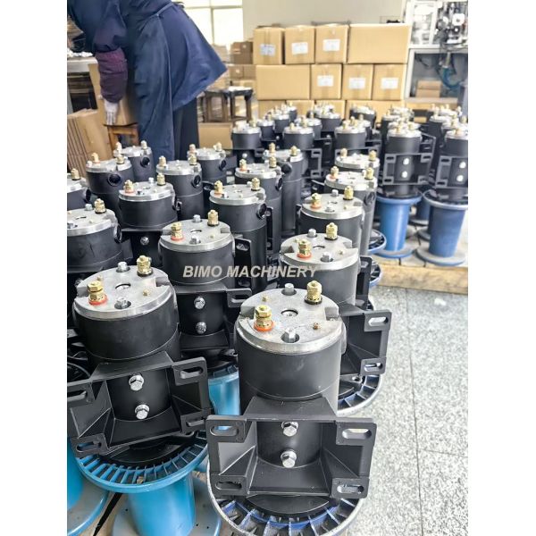 China Brush DC Motor 1/2 Hp  1800 RPM 24VDC, 56C TEFC PMDC motor with Foot