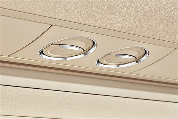 90% New Used Small Bus , Yutong Used Mini Coach 17 Seat Euro III Emission Standard