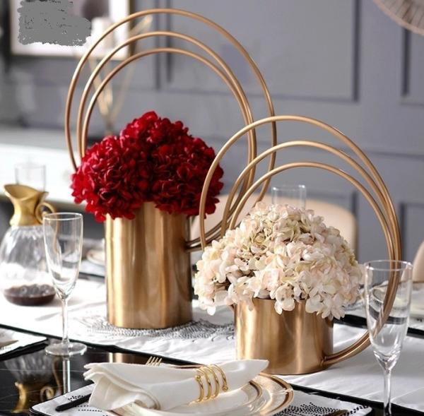 Brass Gold Iron ODM elegant flower vase For Wedding Accessories