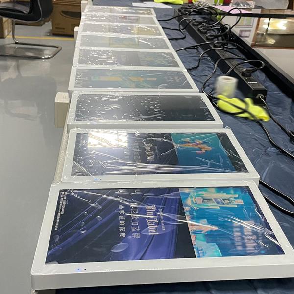 18.5 Inch 21.5 Inch Wall Mounted Elevator Advertising Display Signage