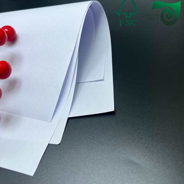 Papier sans bois non recouvert de 70 et 80 livres avec une excellente absorption d'encre disponible sous forme de bobine ou de feuille